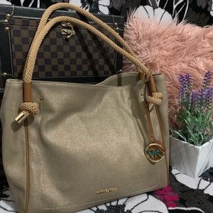 Michael Kors Isla Large Grab Bag